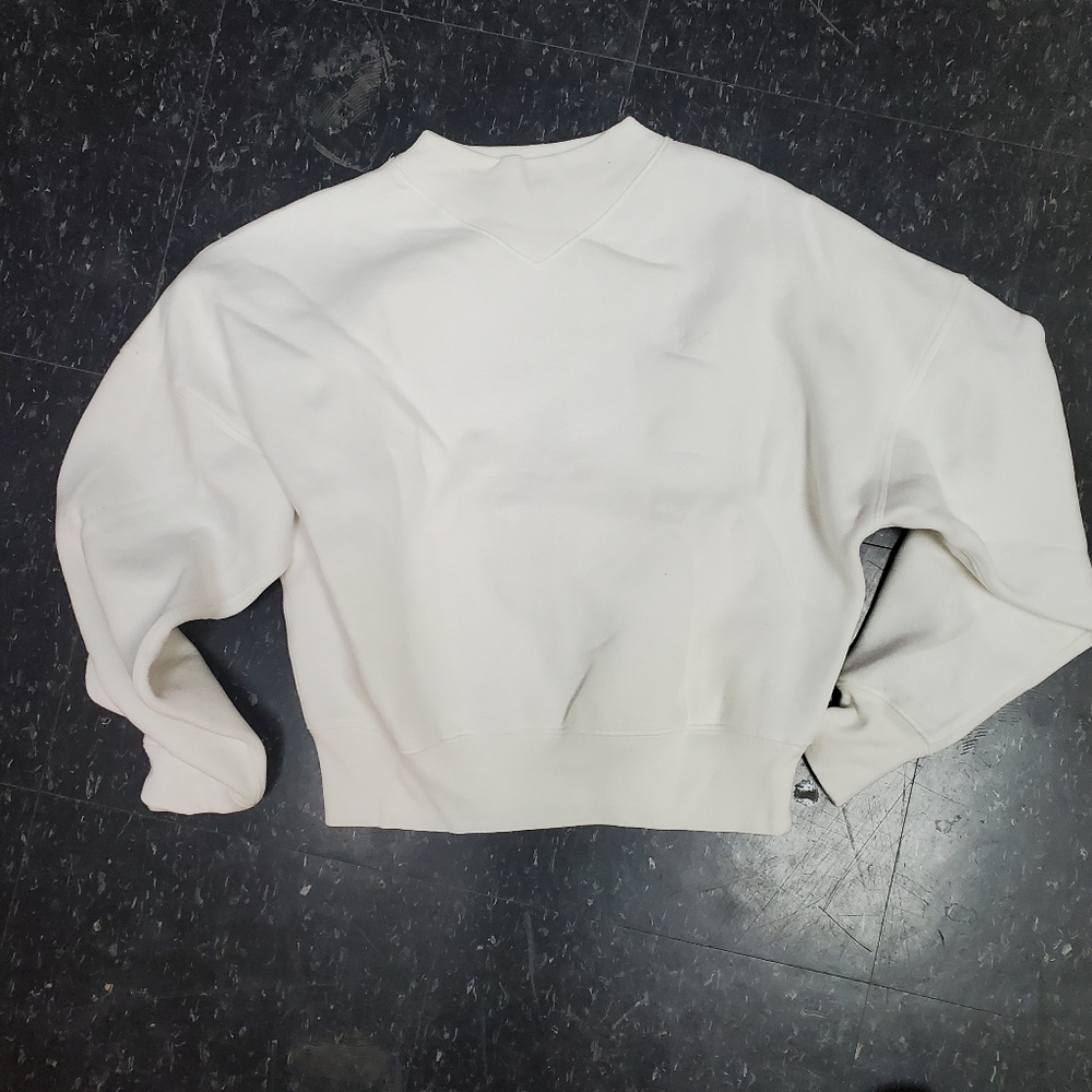 TNA Aritzia Mock Sweatshirt Size XS Cream. In Good used condition!